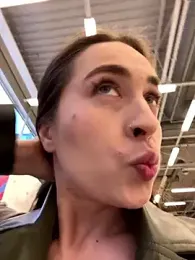 Holly_Play stripchat stream image