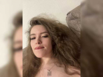 YourLadyyy bongacams stream image