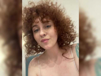 HoneyCherry bongacams stream image